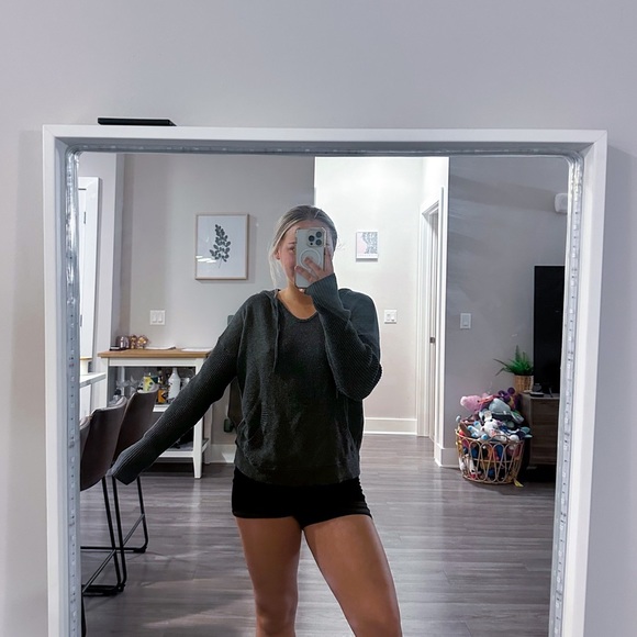 Urban Outfitters Tops - 3/$20⚡️ Gray BDG Urban Outfitters Knit V-Neck Long Sleeve Hoodie Sweatshirt